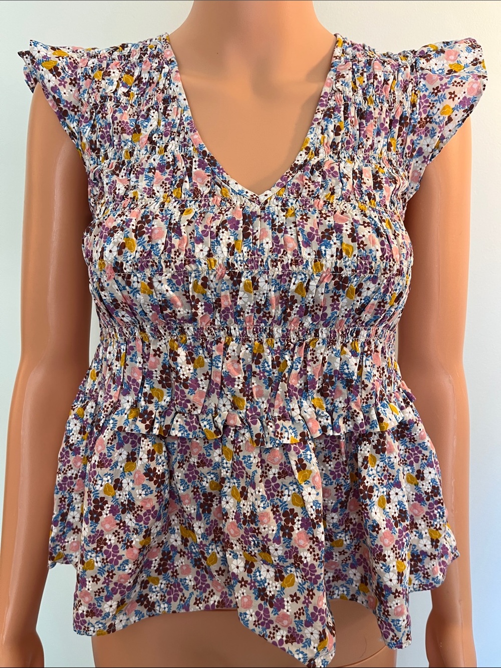 ON 34TH Pink Multi Floral Smocked Peplum Blouse Sz XS